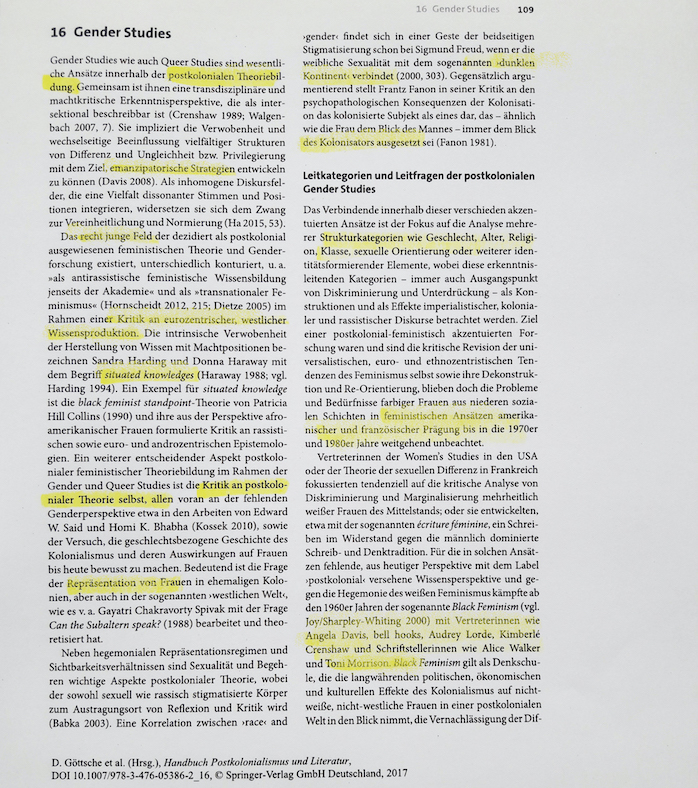 Textseite mit markierten Stellen